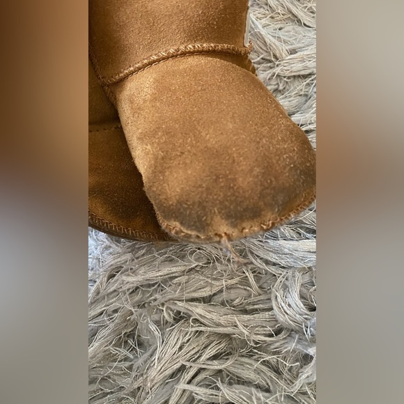UGG Baby Erin Bootie in Chestnut Size M - Picture 4 of 5